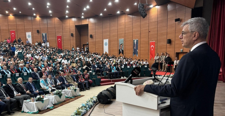 Kafkas Üniversitesi Akademik Yılı Açılışında Bakan Memişoğlu'ndan Kötülüğe Karşı İyilik Vurgusu