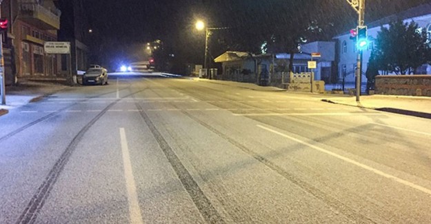 Kar İstanbul'un Kapısını Çaldı Ama Çok Durmadı