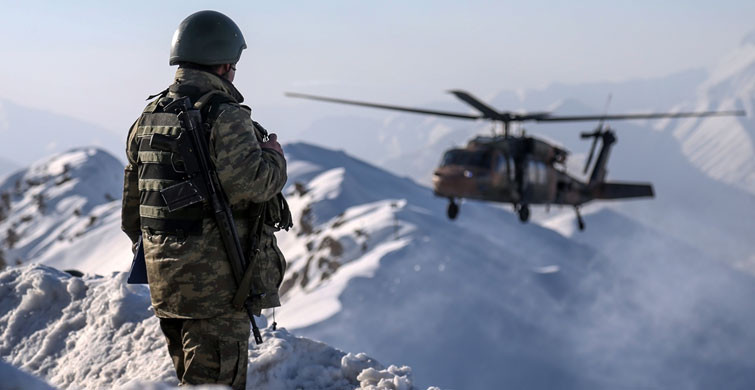 Kar Kış Demeden Mehmetçik PKK'nın İzini Sürüyor
