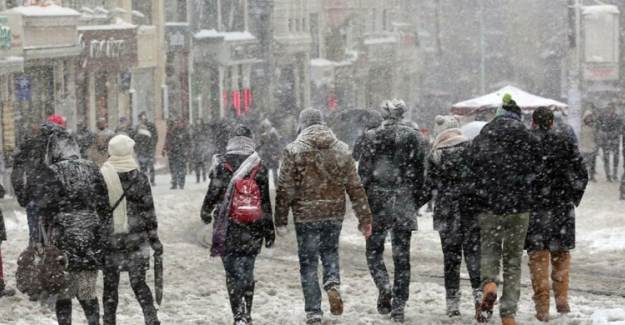 Kar Yağışı Geri Dönüyor! İstanbul İçin Kritik Uyarı
