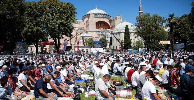 Karadağ’da Düzenlediği Ayinle Ayasofya’nın Camiye Dönüştürülmesini Protesto Eden Papaza Soruşturma