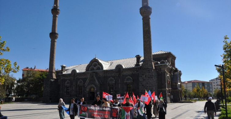 Kars'ta Sağlık Çalışanlarından Gazze'ye Destek Yürüyüşü