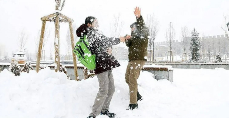 Kars'ta okullar tatil mi? 28 Mart 2022 yarın Kars'ta okullar tatil mi? Kars Valiliği son dakika açıklamaları