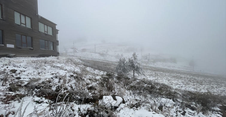 Kartalkaya'da Kış Sezonu İçin Kar Yağışı Müjdeledi