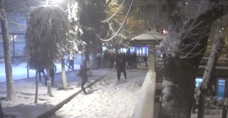 Kartopu değil meydan savaşı! İstanbul'da kar topu savaşında silahlar devreye girdi: Çok sayıda kişi yaralandı