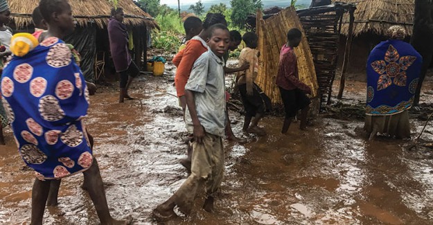 Kasırganın vurduğu Mozambik'te Binlerce Kişi Yardım Bekliyor