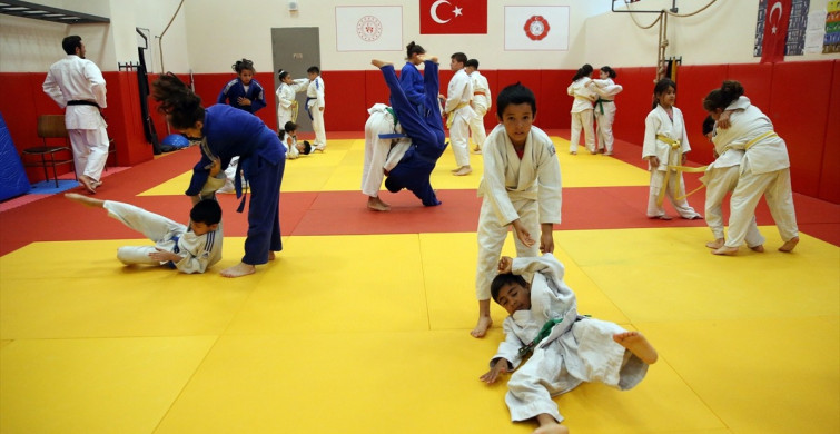 Kastamonu'da Judo Başarısı: Çocuklar Uluslararası Arenada Madalya Kazandı