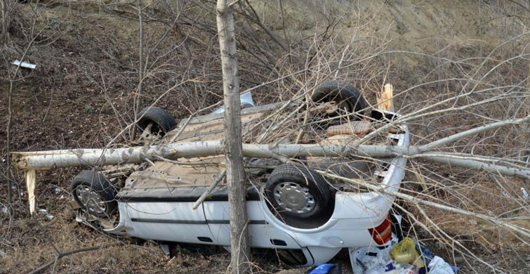 Kastamonu’da Otomobil Şarampole Devrildi: 1 Ölü 1 Yaralı