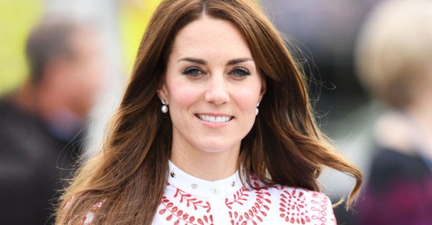 Kate Middleton Düğünde Giydiği Kıyafetle Eleştiri Oklarına Maruz Kaldı