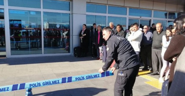 Kayseri Havaalanı'nda İki Polisin Kavgası Kanlı Bitti