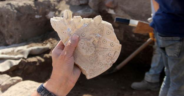 Kayseri'de 4 Bin 300 Yıl Önceki İnançları Yansıtan Eserler Gün Yüzüne Çıkıyor