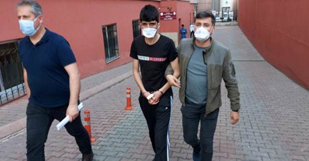 Kayseri'de Bir Şahıs, Uyuyan 2 Kardeşini Bıçakladı