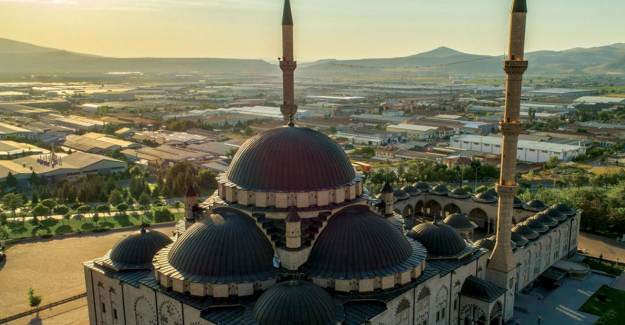 Kayseri'de Hangi Camilerde Cuma Namazı Kılınacak? Kayseri'de Namaz Kılınacak Camilerin Tam Listesi
