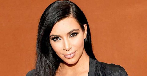 Kim Kardashian'ın Giydiği Elbise Sosyal Medyayı Salladı