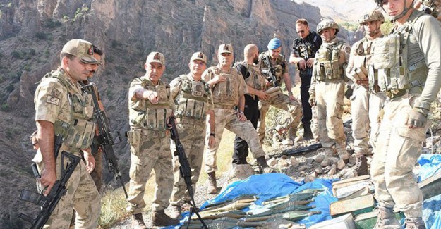 Kıran Operasyonu'nda PKK'ya Ait Silah ve Mühimmat Deposu Bulundu