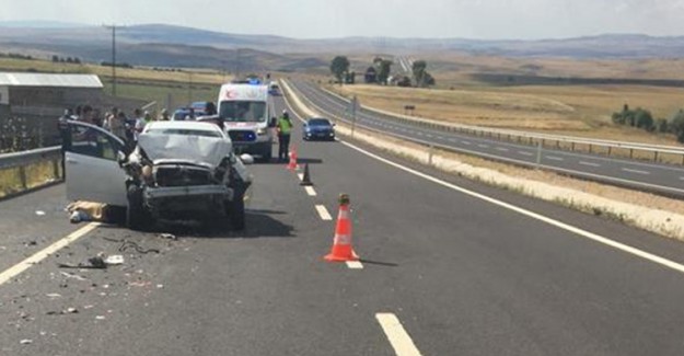 Kırşehir'de Meydana Gelen Trafik Kazasında 1 Kişi Hayatını Kaybetti, 3 Kişi Yaralandı