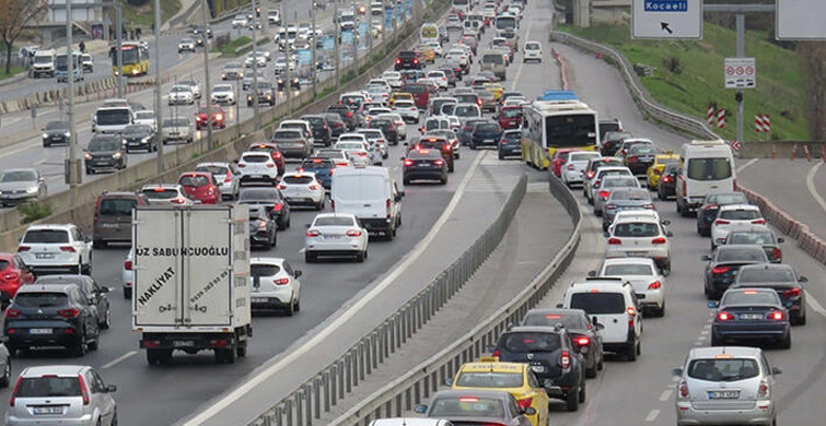 Kısıtlama Öncesi İstanbul'da Trafik Yoğunluğu Yaşanıyor