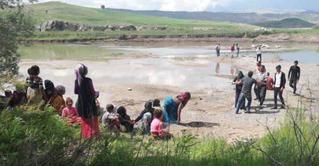  Kızılırmak Nehri'nde Kaybolan 4 Kişiden 2'sinin Cesedine Ulaşıldı