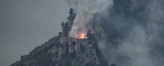 KKTC'de Bulunan Tarihi Kalede Yangın Paniği!