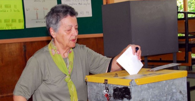 KKTC'de Cumhurbaşkanlığı Seçimi Ertelendi
