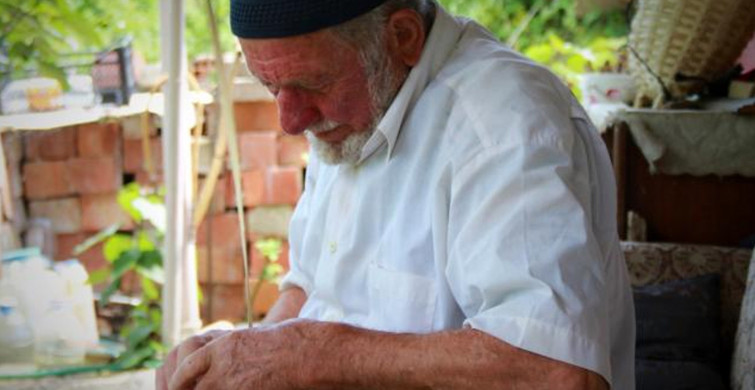 Kocaeli’de 84 Yaşındaki Süleyman Türk’ün Acıklı Hikayesi Dinleyenleri Duygulandırdı