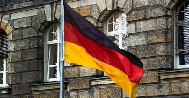Köln'de 5 Bin 800 Kişi Bomba Nedeniyle Tahliye Edildi