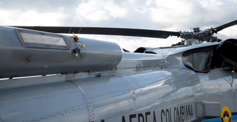 Kolombiya Devlet Başkanı’na Saldırı! İçinde Olduğu Helikopter Delik Deşik Oldu