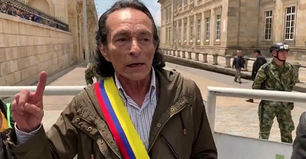 Kolombiya'da Bir Vatandaş Kendini Devlet Başkanı İlan Etti
