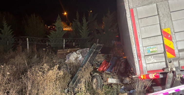 Konya'da Tırla Çarpışan Patpat Sürücüsü Hayatını Kaybetti