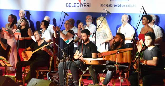 Konyaaltı’nda Türk Halk Müziği Korosu’ndan Müzik Ziyafeti