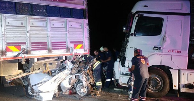 Konya'da Kamyonun Halatla Çektiği Otomobile Tır Çaptı: 3 Ölü, 2 Yaralı