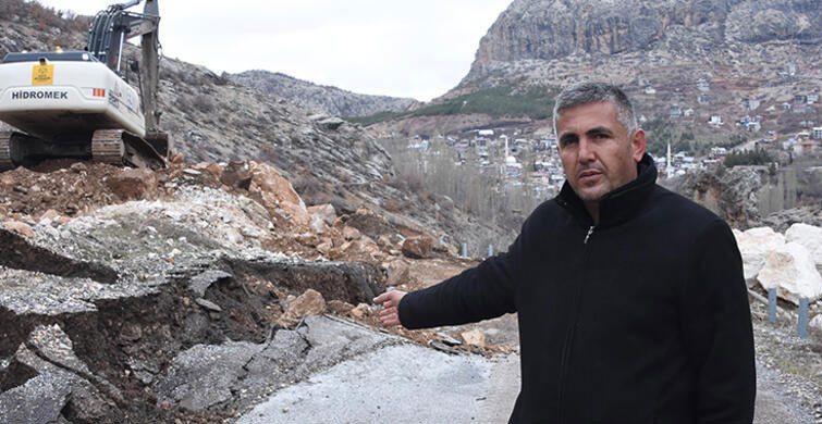 Konya'da Yol Çökünce Ne Yapacaklarını Şaşırdılar