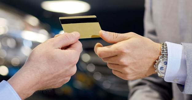 Kredi Kartı Müşterilerinin Bilgilerini Sattılar