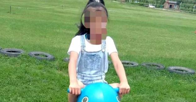 Küçük Kız Öğretmeni Tarafından Dövülerek Öldürüldü