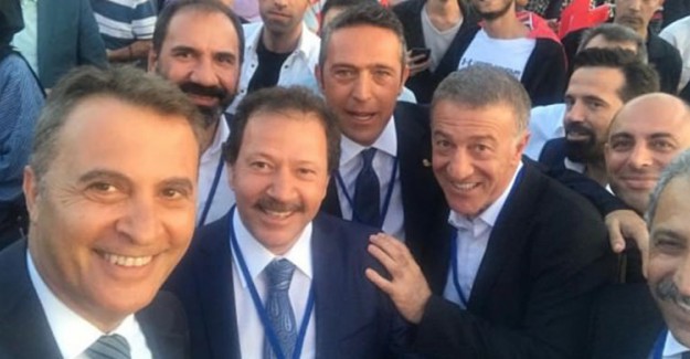Kulüp Başkanlarından "15 Temmuz" Selfiesi 