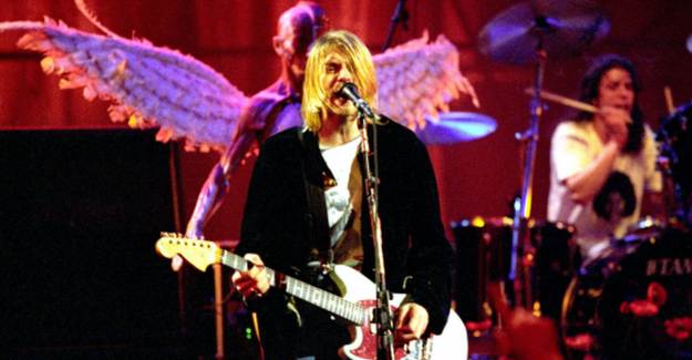 Kurt Cobain’in gitarına rekor fiyat