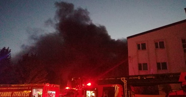 Kurtköy'de Korkutan Fabrika Yangını