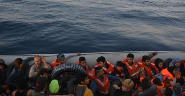 Kuşadası Körfezi’nde 77 Düzensiz Göçmen Yakalandı