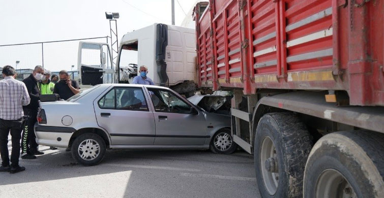 Kütahya'da Otomobil İle Kamyonet Çapıştı: 1 Yaralı