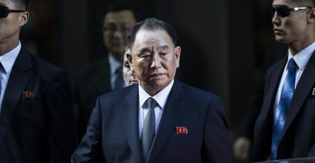 Kuzey Kore Lideri Kim'in Sağ Kolu Kim Yong-Chol Görevden Alındı 