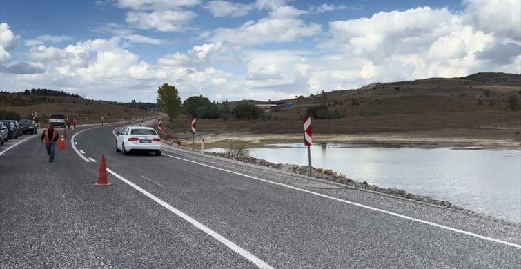 Kütahya'da Heyelanın Taşıdığı Göl nedeniyle Yeniden Açılan Yol