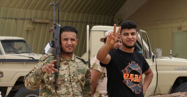 Libya Ordusu Başkentin Güneyinde İlerleyişini Sürdürüyor