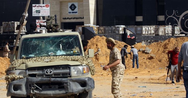 Libya'da Hafter Güçlerinden 17 Kişi UMH'ye Teslim Oldu