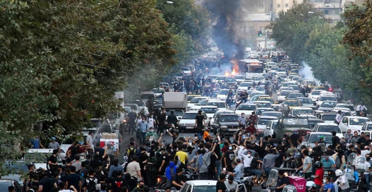 Mahsa Amini’nin ölümüne tepkiler sürüyor: İran’da protestolar yayılıyor