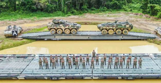 Malezya Ordusu, FNSS İle Geliştirdikleri AV-8 8x8 KBRN İle Tatbikat Yaptı