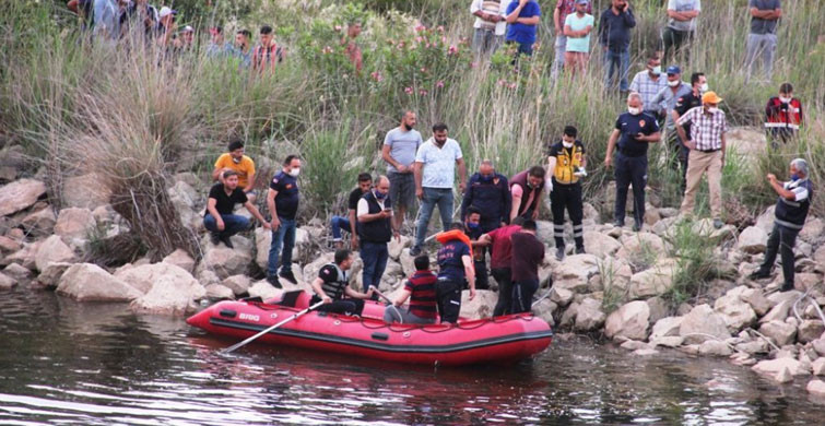 Manisa’da Baraj Gölüne Düşen Gencin Cansız Bedenine Ulaşıldı