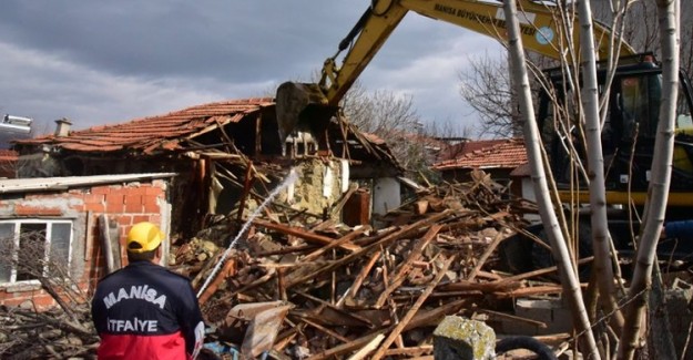 Manisa’da Deprem Nedeniyle Yarıyıl Tatili Uzatıldı
