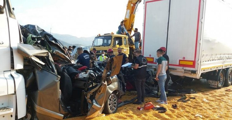 Manisa'da Feci Kaza: 3 Ölü, 5 Yaralı