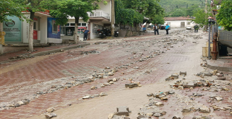 Manisa'da Sel Felaketi: 17 Eve Su Bastı