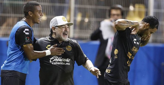 Maradona’dan 4-4’lük Başlangıç!